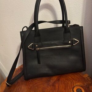 Elegant Black Leather Handbag